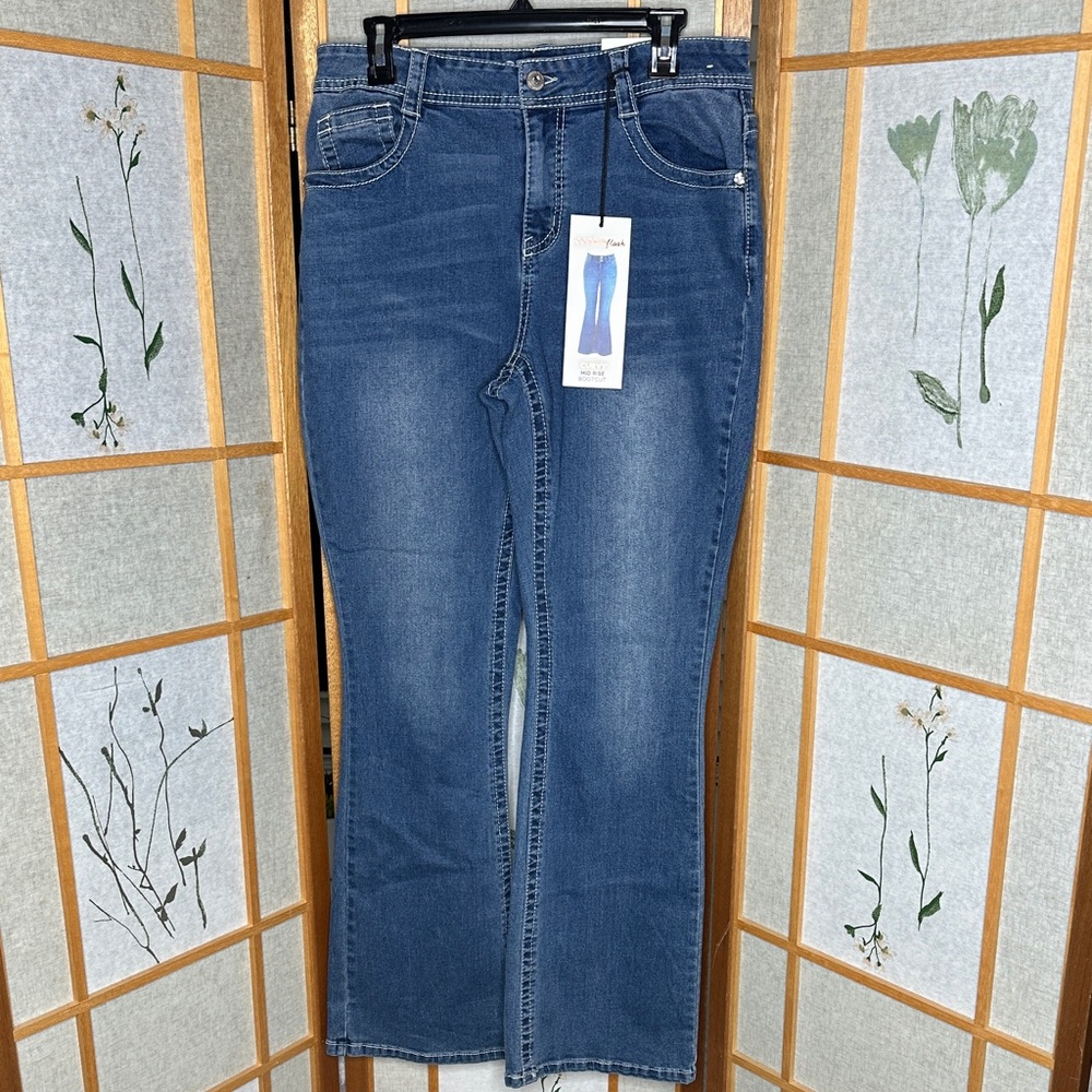 NWT Copper Flash Curvy Mid-Rise Bootcut Jeans in Size 12